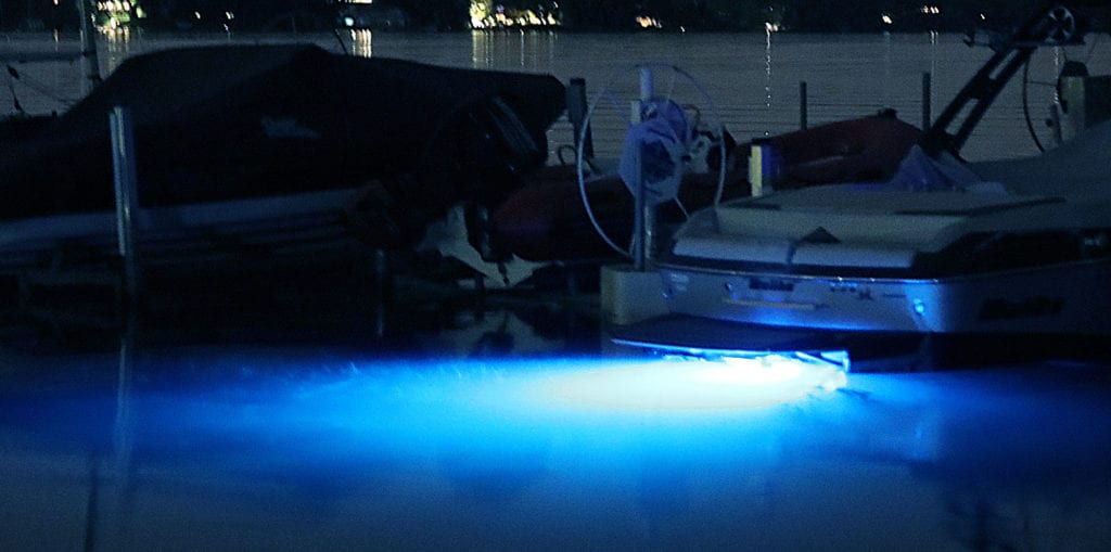 New Tidal Wake Plug N’ Play Underwater Boat Light for Nighttime Boating